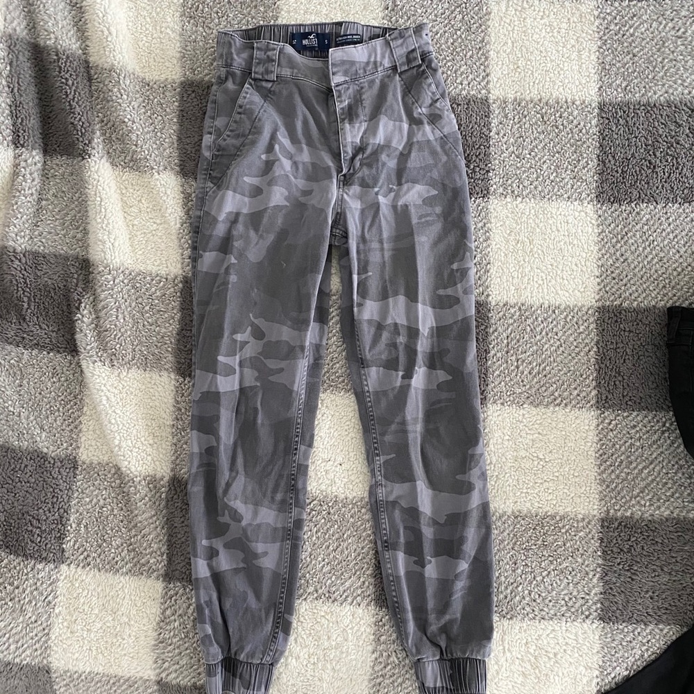 Hollister Camo Ultra High-Rise Jogger